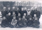 Primary school class picture of Wodzimierz Majchrzyk - third on the left in the middle row